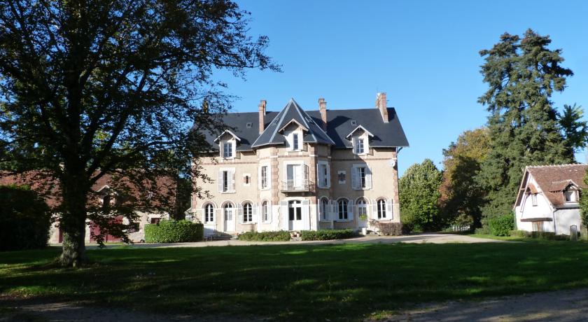 Chambres D'hôtes Château De La Brosse Brinay | Europa Bed & Breakfast