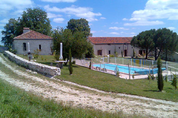 Chambres D h tes Les Logis De Treilles Bagat en Quercy Europa Bed 
